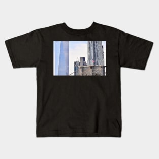 Manhattan seen from Dumbo Kids T-Shirt